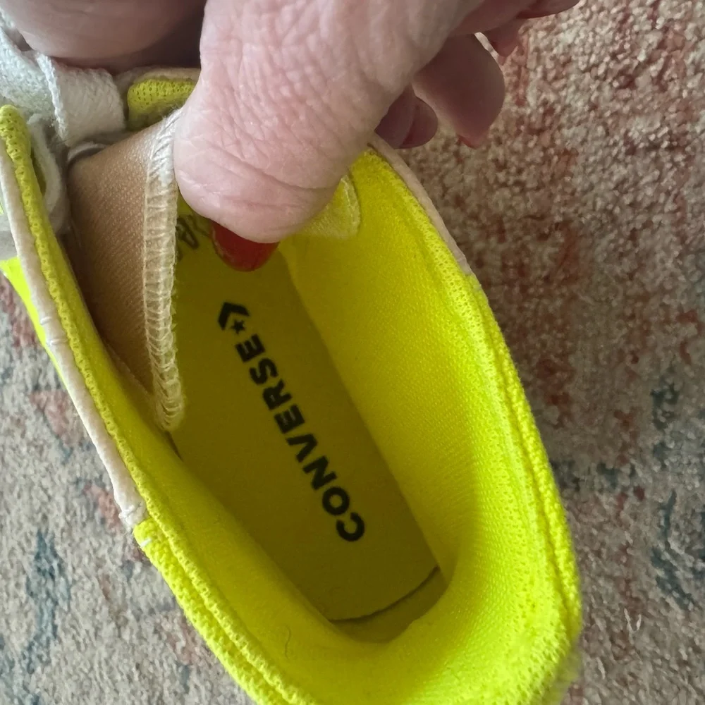 CONVERSE Chuck Taylor All Star High Top UV Color Changing Lemon Venom Size 11 - Picture 6 of 7